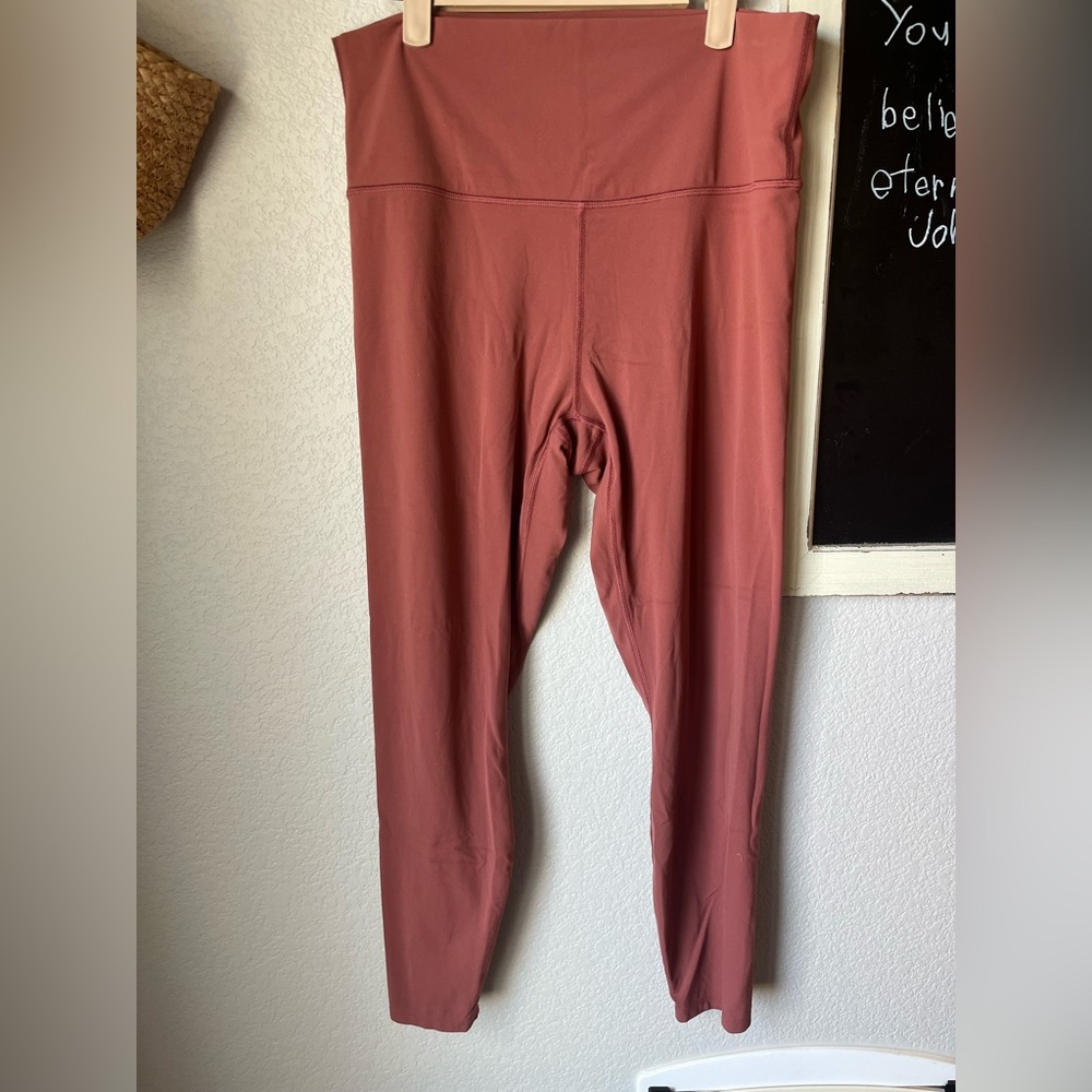 All in Motion Everday Soft Ultra High Rise 7/8 Rust‎ Leggings